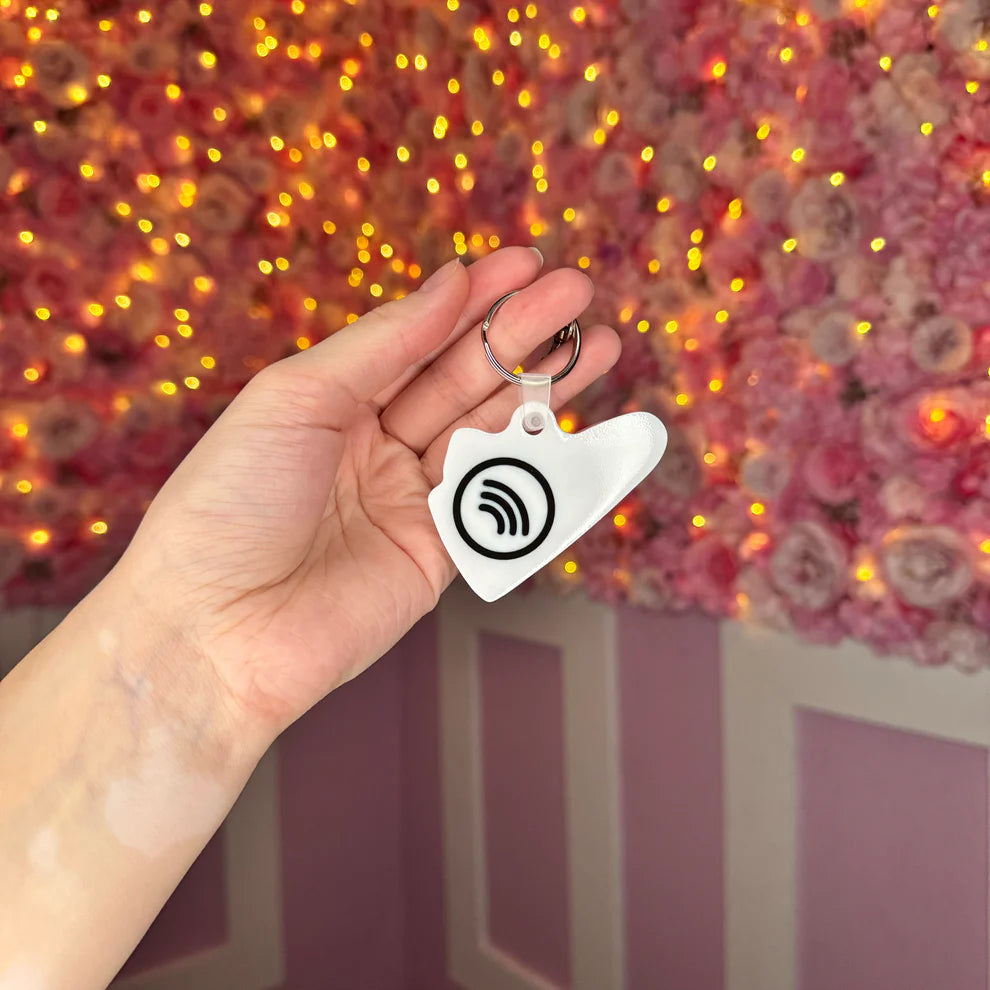 👟 Sneaker NFC Keychain – Red/Black Edition | Free EU Shipping