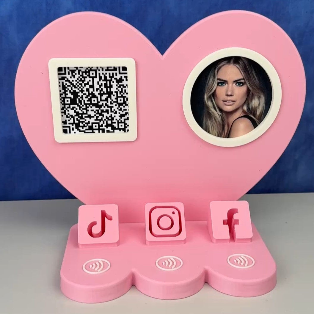 Heart-Shaped NFC Social Media Stand – FREE EU DELIVERY
